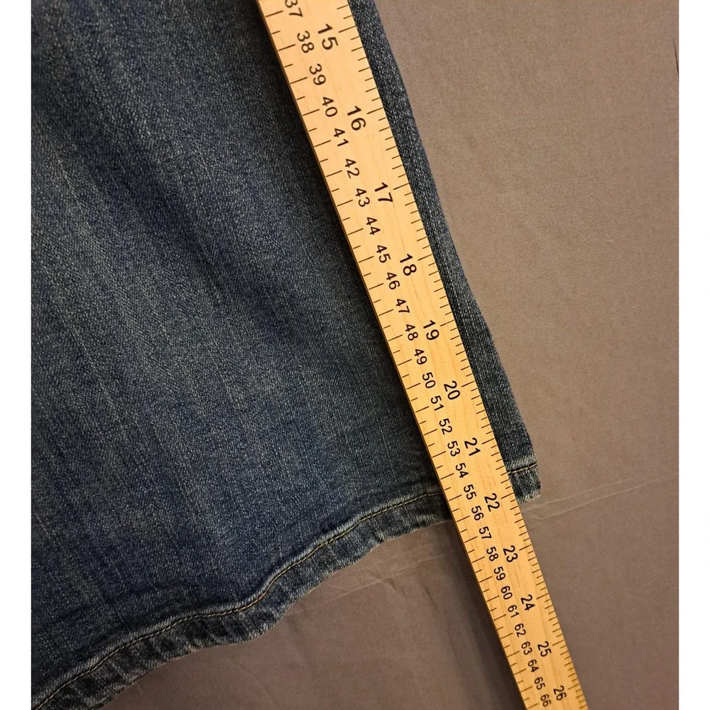 Wrangler Relaxed Fit Blue‎ Jean Shorts Men's Size 42